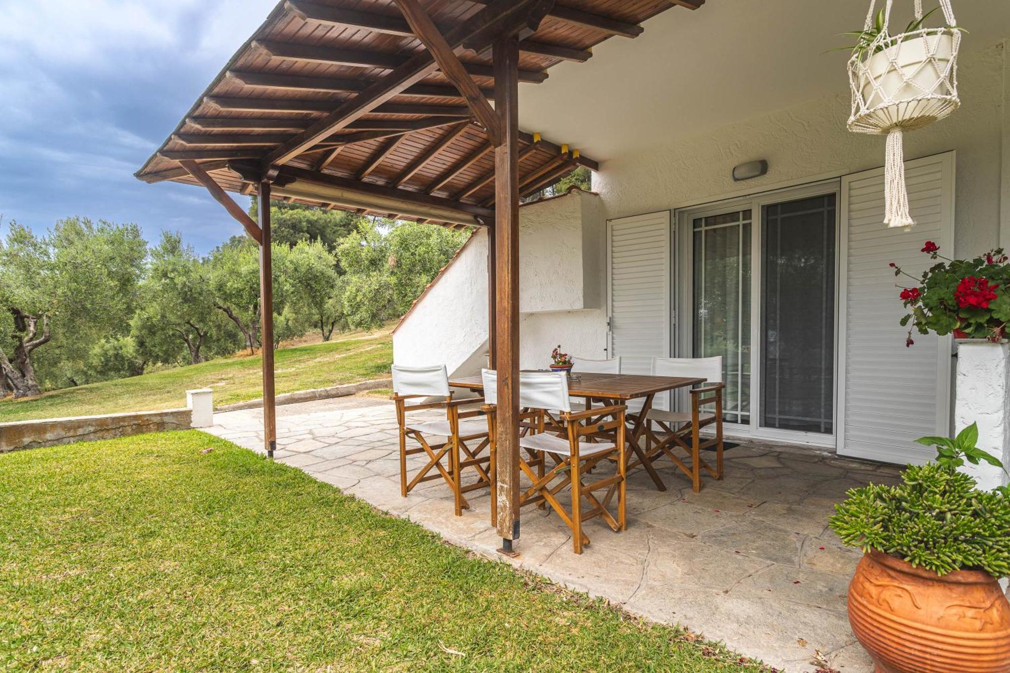 Mola Kalyva Suites Holiday home
